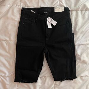 American Eagle NWT High Rise Distressed Skinny Jeans